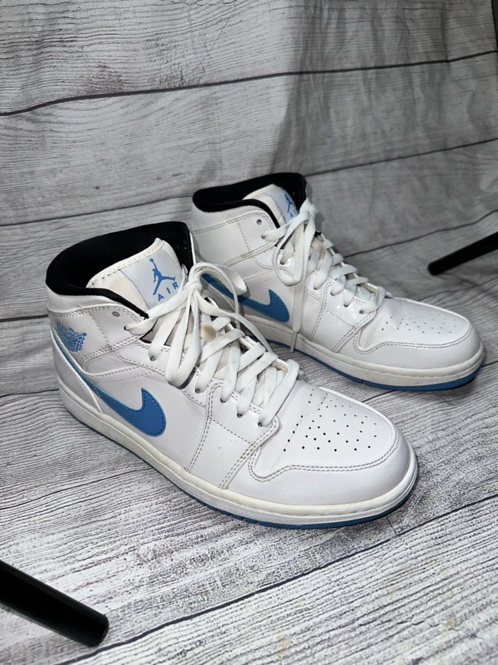 Nike Air Jordan 1 Retro Mid Legend Blue size 9.5 M